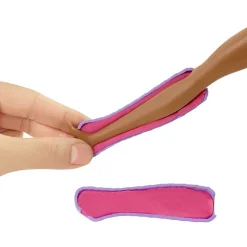 Barbie Fast Cast Clinic Playset with Brunette Barbie Doctor Doll
