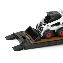 ERTL 1:32 Peterbilt Semi with Lowboy Trailer and 2 Bobcat S450 Die-Cas