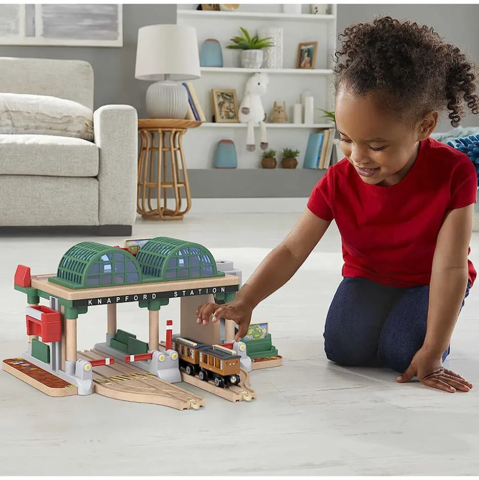 Fisher-Price Thomas&Friends Wooden Railway Knapford Station Passenge