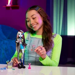 Monster High Frankie Stein Doll with Pet