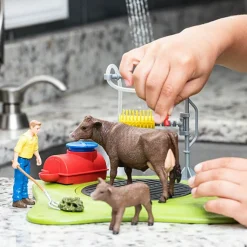 Schleich Farm World Happy Cow Wash Playset